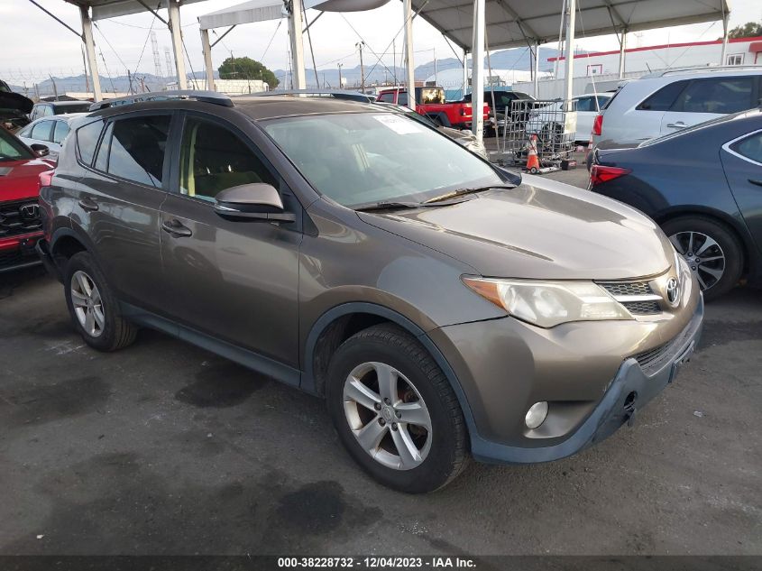 2014 TOYOTA RAV4 XLE - JTMRFREV7ED081996