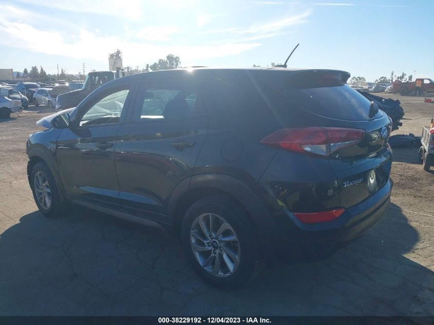 2017 HYUNDAI TUCSON SE - KM8J23A47HU403880