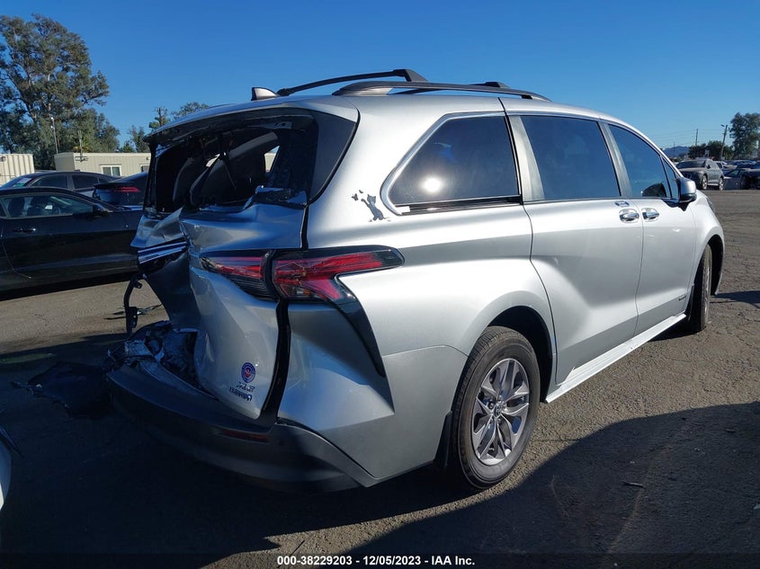 VIN 5TDYRKEC9MS062930 2021 TOYOTA SIENNA XLE