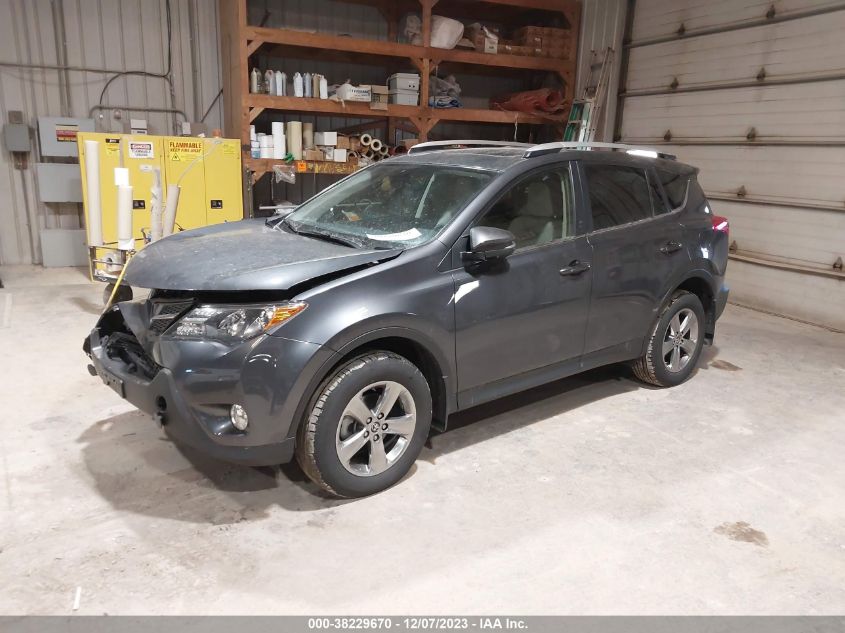 2015 TOYOTA RAV4 XLE - JTMRFREV0FD156376