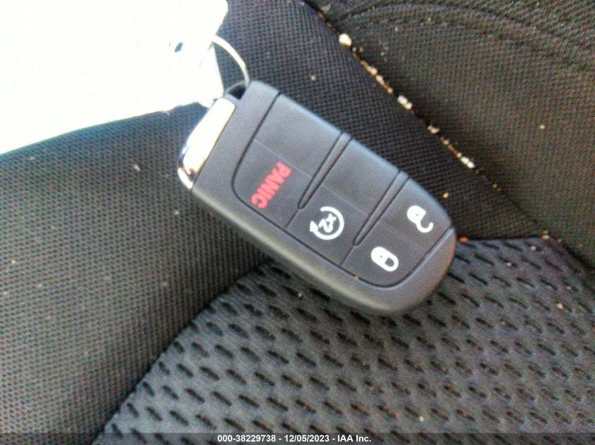VIN ZACCJABB9JPH67940 2018 JEEP RENEGADE LATITUDE