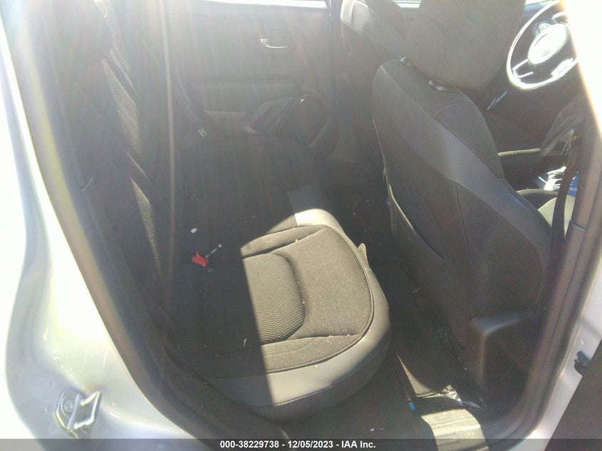 VIN ZACCJABB9JPH67940 2018 JEEP RENEGADE LATITUDE