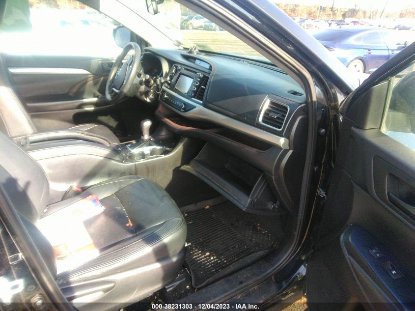 2016 TOYOTA HIGHLANDER LE V6 - 5TDBKRFH5GS272085