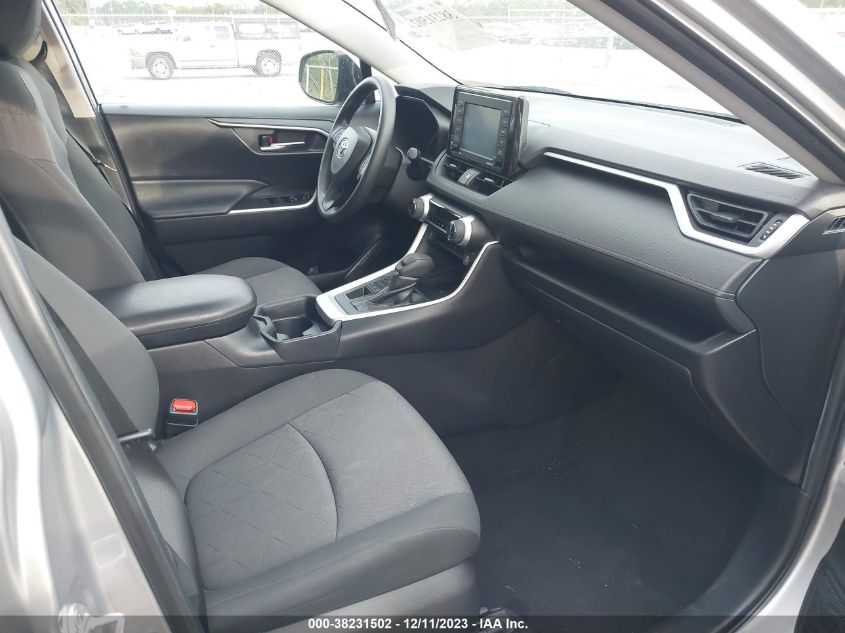 2020 TOYOTA RAV4 XLE - 2T3P1RFV8LC079342