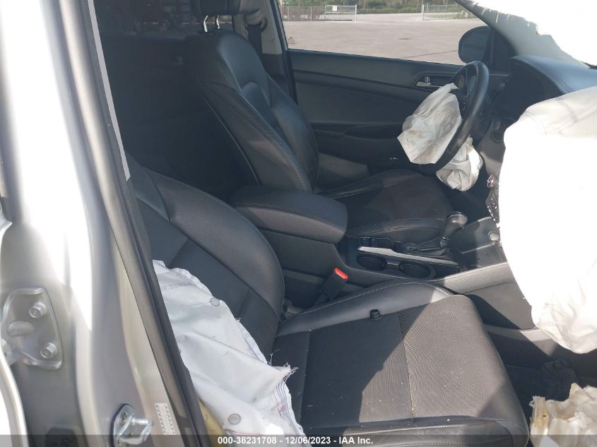 2017 HYUNDAI TUCSON LIMITED/SPORT AND ECO/SE - KM8J33A44HU533256