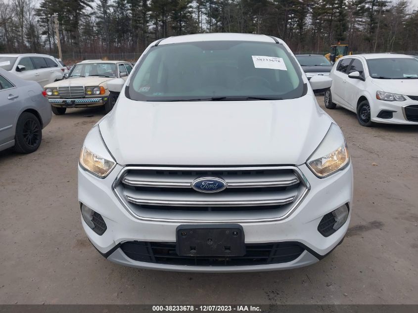 2017 FORD ESCAPE SE - 1FMCU9G91HUD55673