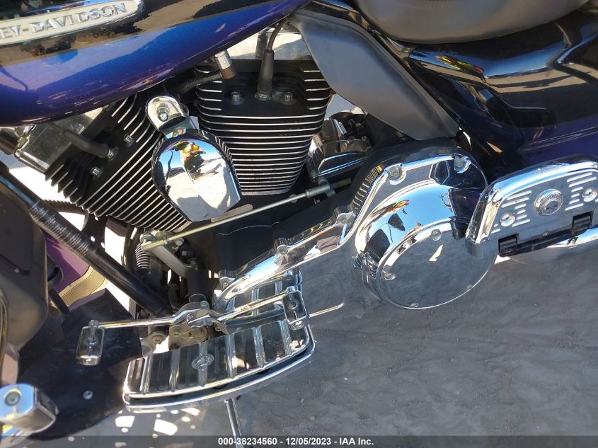2010 HARLEY-DAVIDSON FLHTK - 1HD1KEM11AB654167