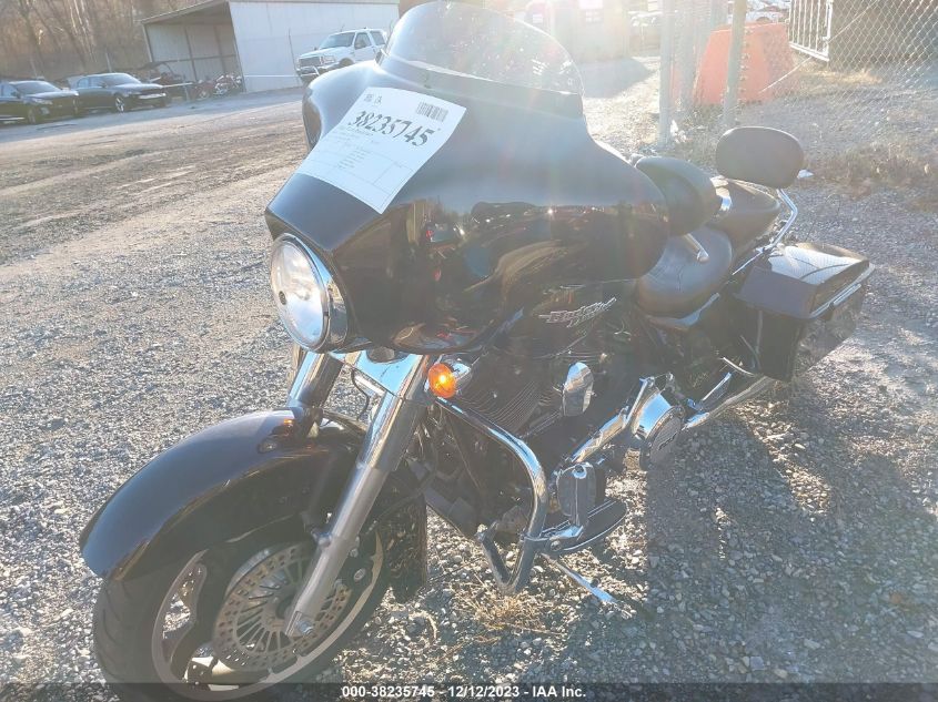 2011 HARLEY-DAVIDSON FLHX - 1HD1KBM14BB675871