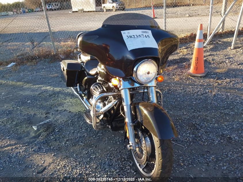 2011 HARLEY-DAVIDSON FLHX - 1HD1KBM14BB675871