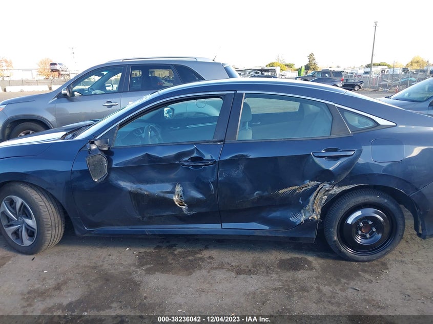 VIN 19XFC2F62KE207850 2019 HONDA CIVIC LX