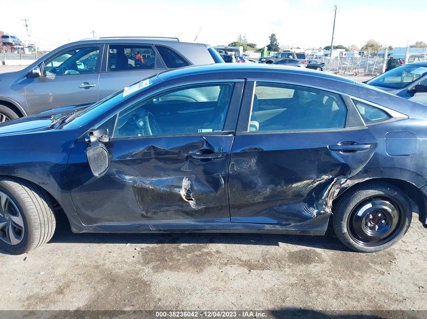 VIN 19XFC2F62KE207850 2019 HONDA CIVIC LX