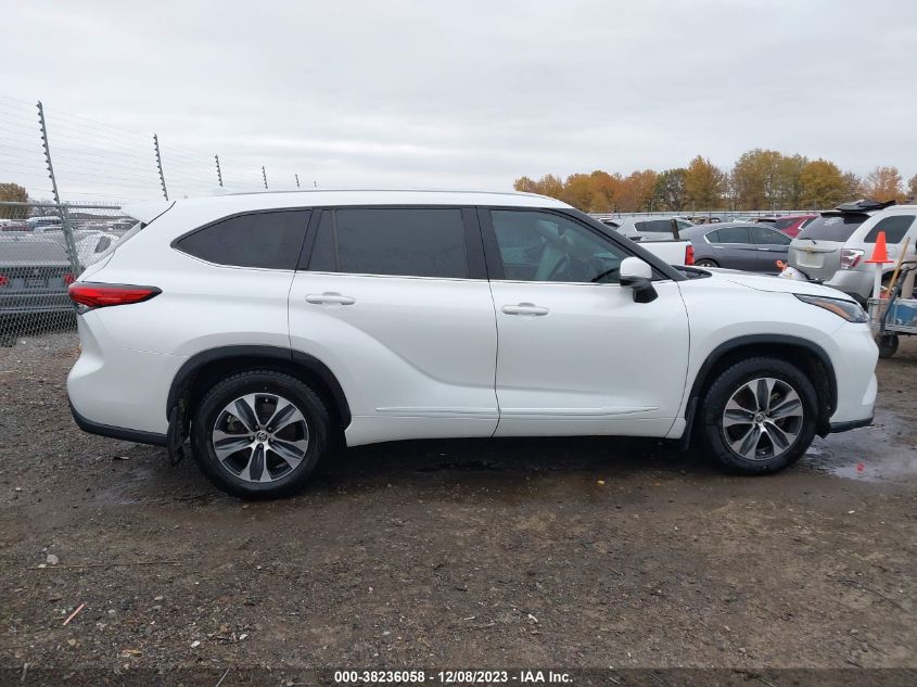 2022 TOYOTA HIGHLANDER XLE - 5TDGZRAHXNS538920
