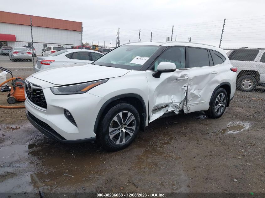 2022 TOYOTA HIGHLANDER XLE - 5TDGZRAHXNS538920