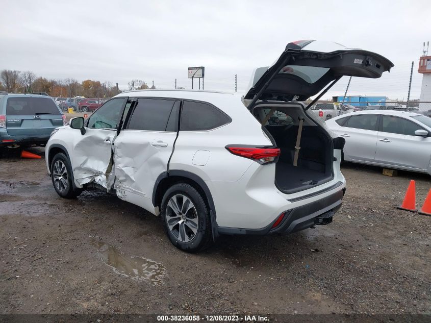 2022 TOYOTA HIGHLANDER XLE - 5TDGZRAHXNS538920