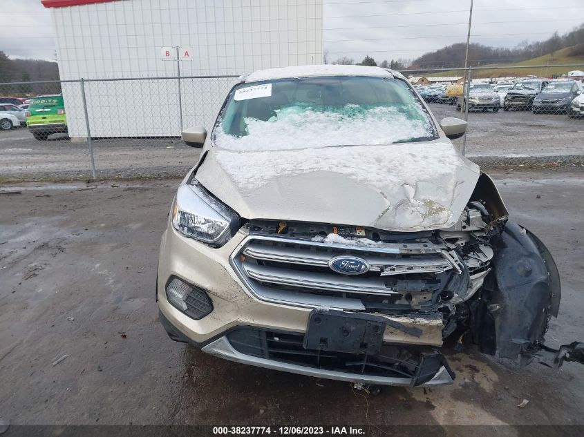 2017 FORD ESCAPE SE - 1FMCU9GD4HUC32535