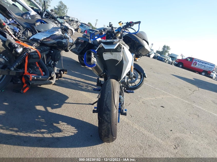 VIN VBKUSV40XNM736204 2022 HUSQVARNA SUPERMOTO 701