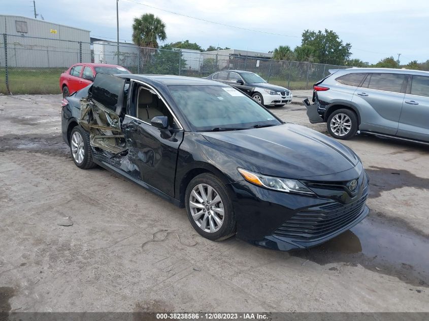 2018 TOYOTA CAMRY LE - 4T1B11HK5JU008330