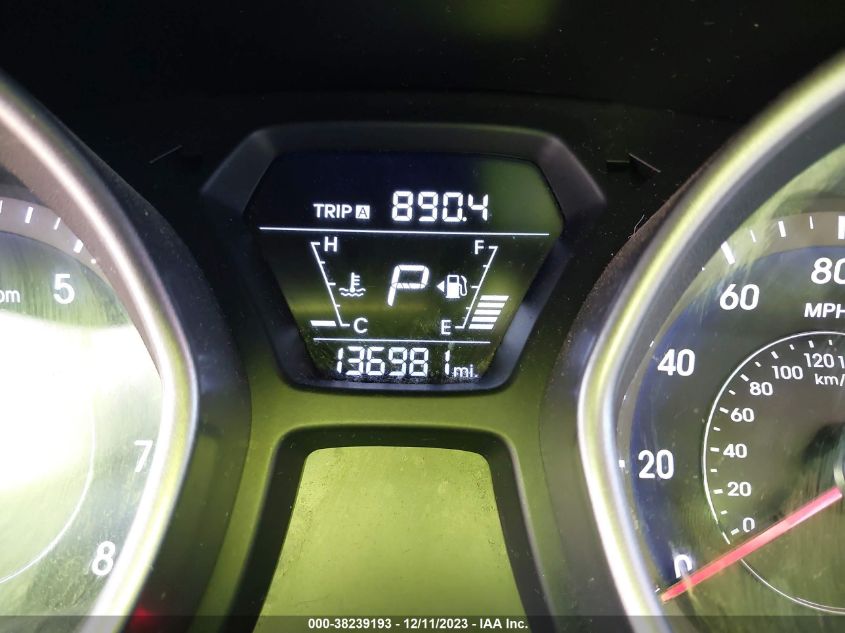 2016 HYUNDAI ELANTRA LIMITED - 5NPDH4AE5GH688652