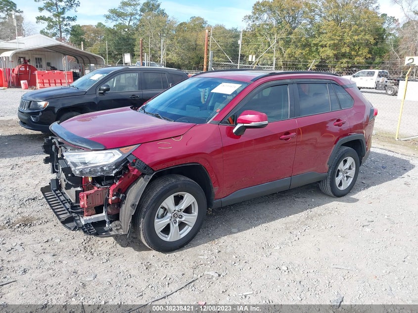 VIN 2T3W1RFV2MW167041 2021 TOYOTA RAV4 XLE