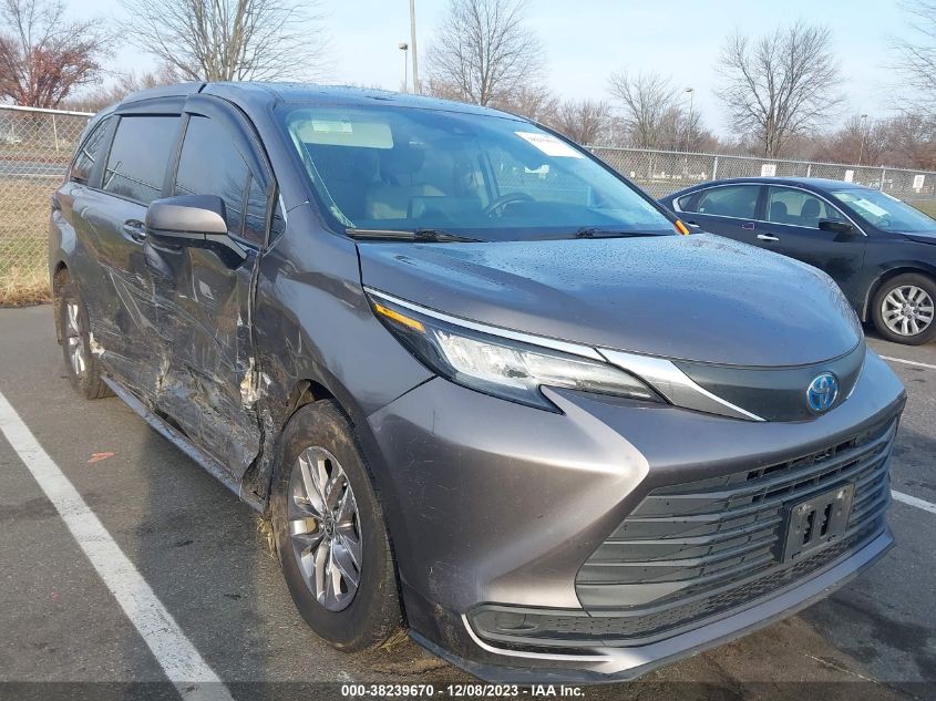 2021 TOYOTA SIENNA LE - 5TDKRKEC8MS032369