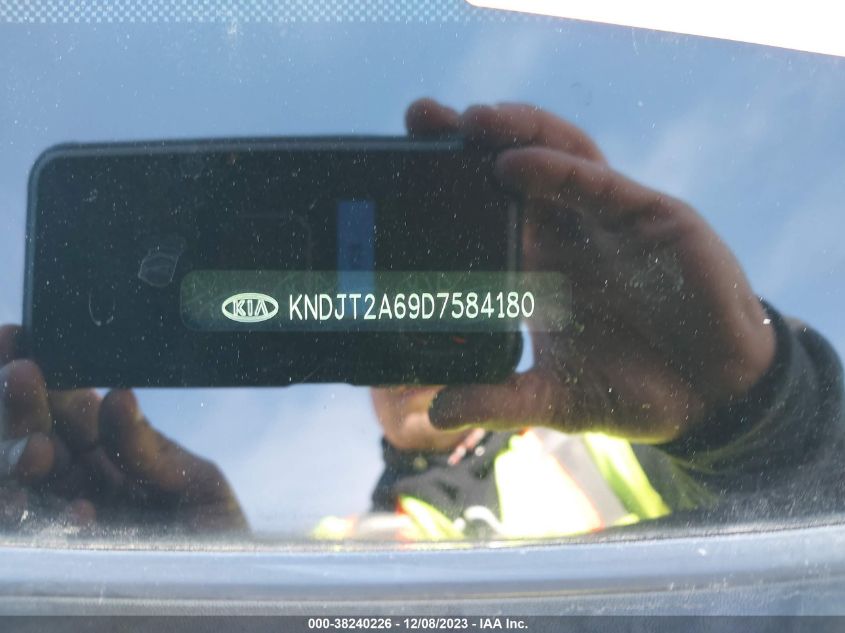 2013 KIA SOUL + - KNDJT2A69D7584180