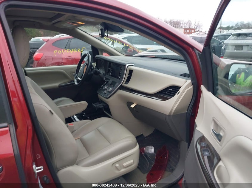 VIN 5TDDZ3DC1LS231648 2020 TOYOTA SIENNA XLE PREMIUM