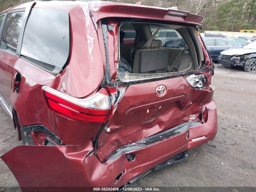 VIN 5TDDZ3DC1LS231648 2020 TOYOTA SIENNA XLE PREMIUM