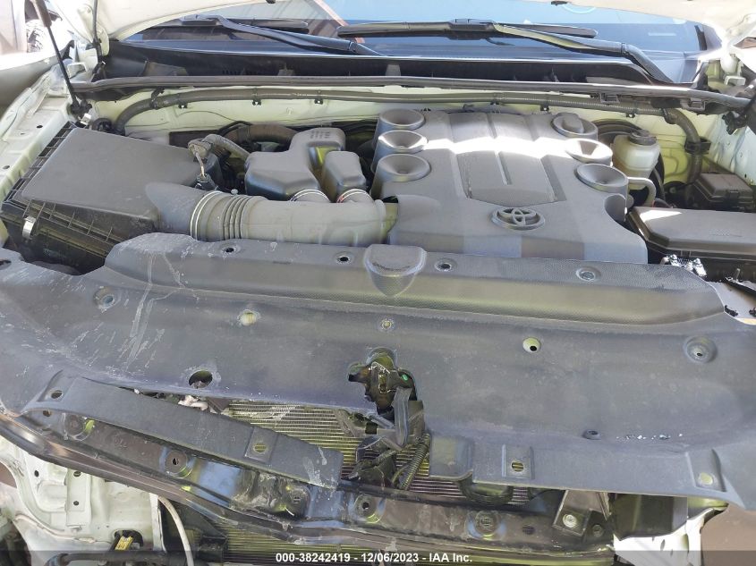 2022 TOYOTA 4RUNNER SR5 - JTEEU5JR6N5277620