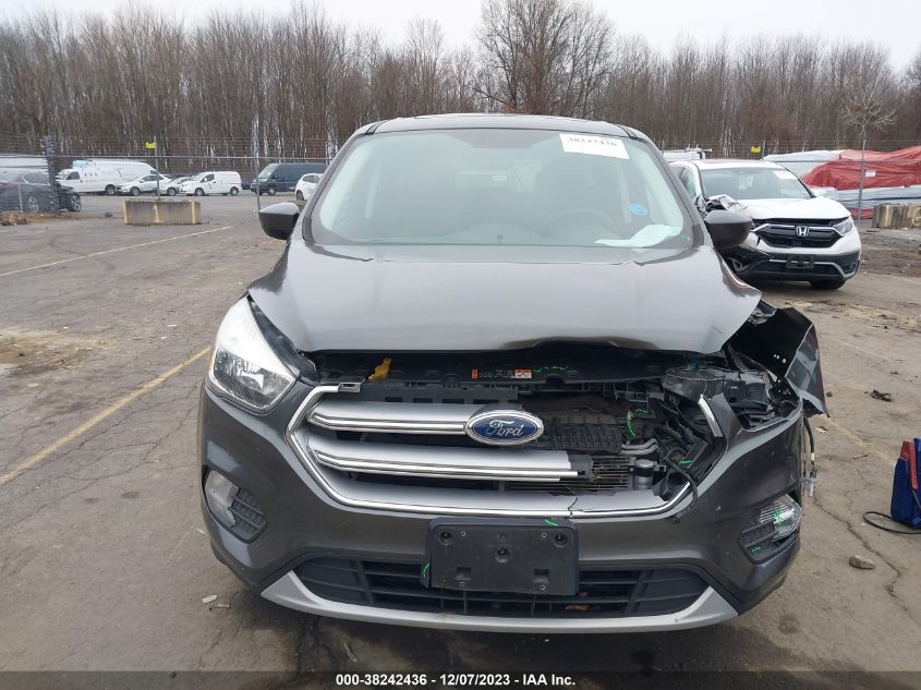 2017 FORD ESCAPE SE - 1FMCU9GD1HUB33865