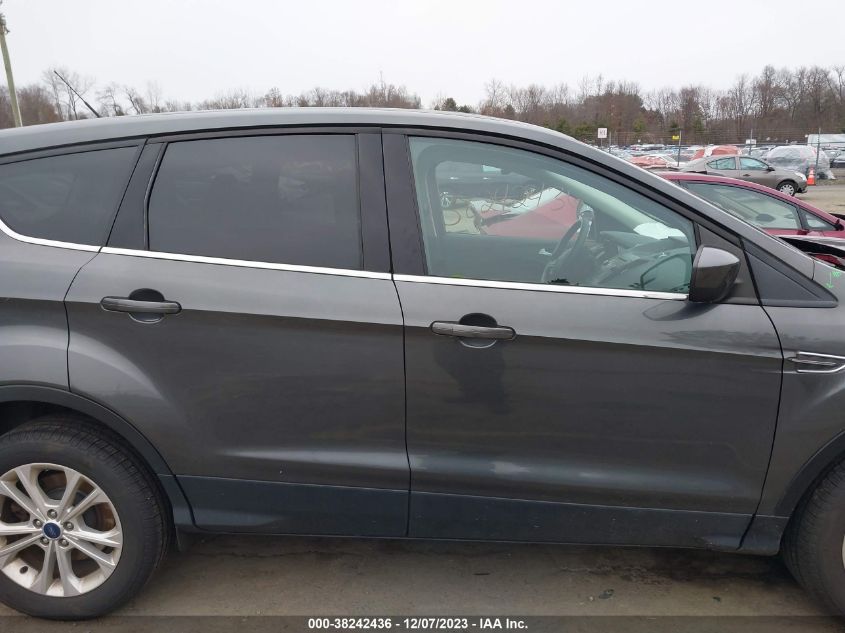 2017 FORD ESCAPE SE - 1FMCU9GD1HUB33865