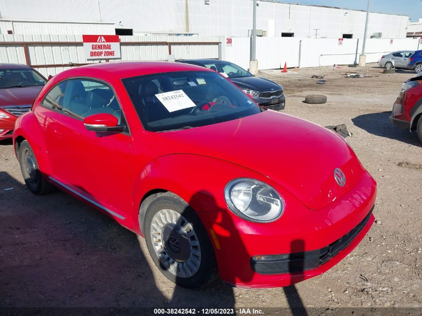 2014 VOLKSWAGEN BEETLE 2.5L - 3VWJX7AT2EM611621