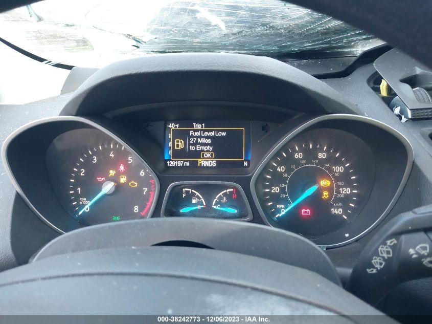 VIN 1FMCU9GD8JUA10084 2018 FORD ESCAPE SE