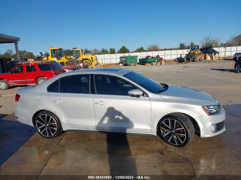 2013 VOLKSWAGEN GLI AUTOBAHN W/NAV 3VW567AJ0DM273072