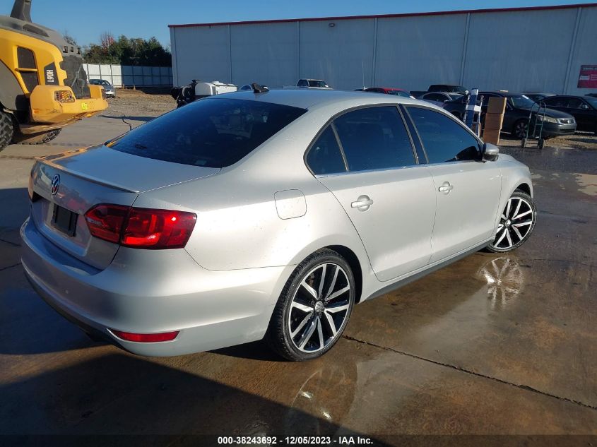 2013 VOLKSWAGEN GLI AUTOBAHN W/NAV 3VW567AJ0DM273072