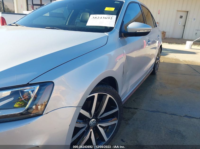 2013 VOLKSWAGEN GLI AUTOBAHN W/NAV 3VW567AJ0DM273072