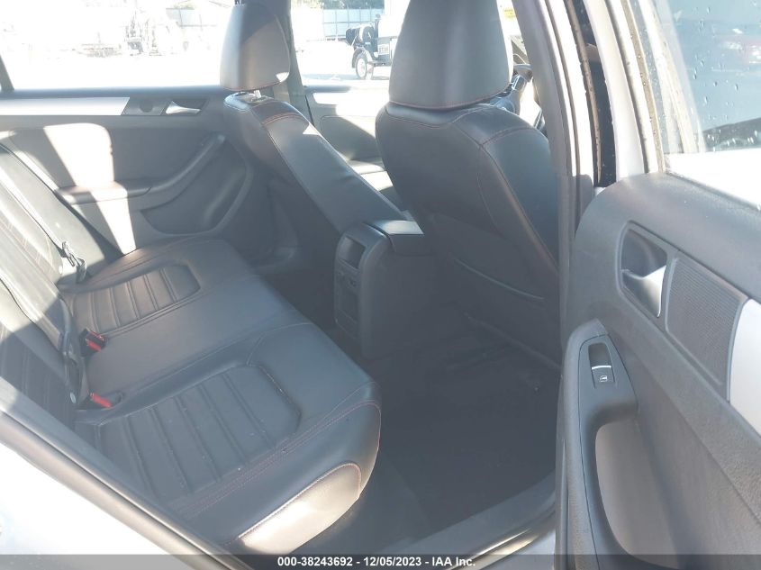 2013 VOLKSWAGEN GLI AUTOBAHN W/NAV 3VW567AJ0DM273072