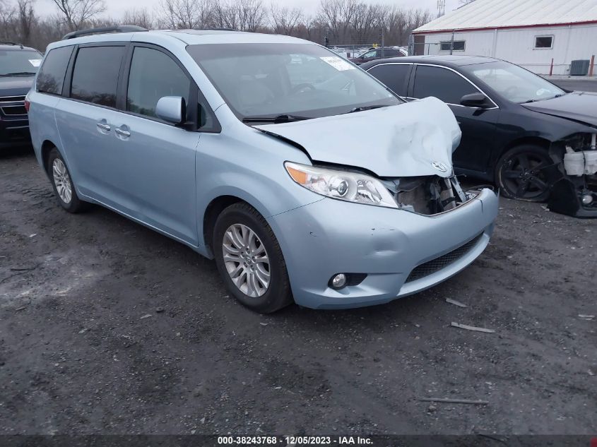 5TDYK3DC9GS702330 2016 TOYOTA SIENNA, photo no. 1