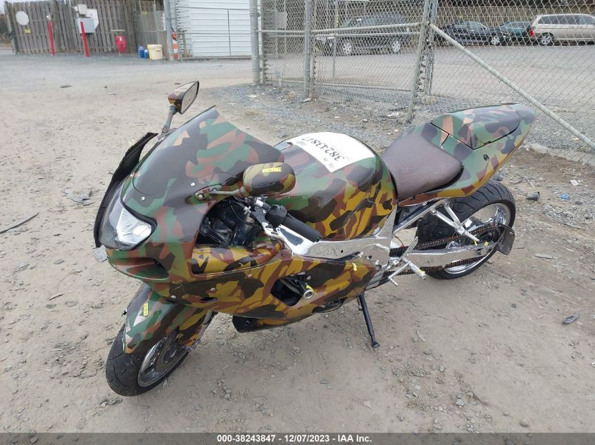 2001 SUZUKI GSX-R750 JS1GR7HA412106395