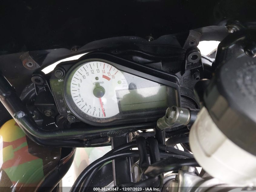 2001 SUZUKI GSX-R750 JS1GR7HA412106395
