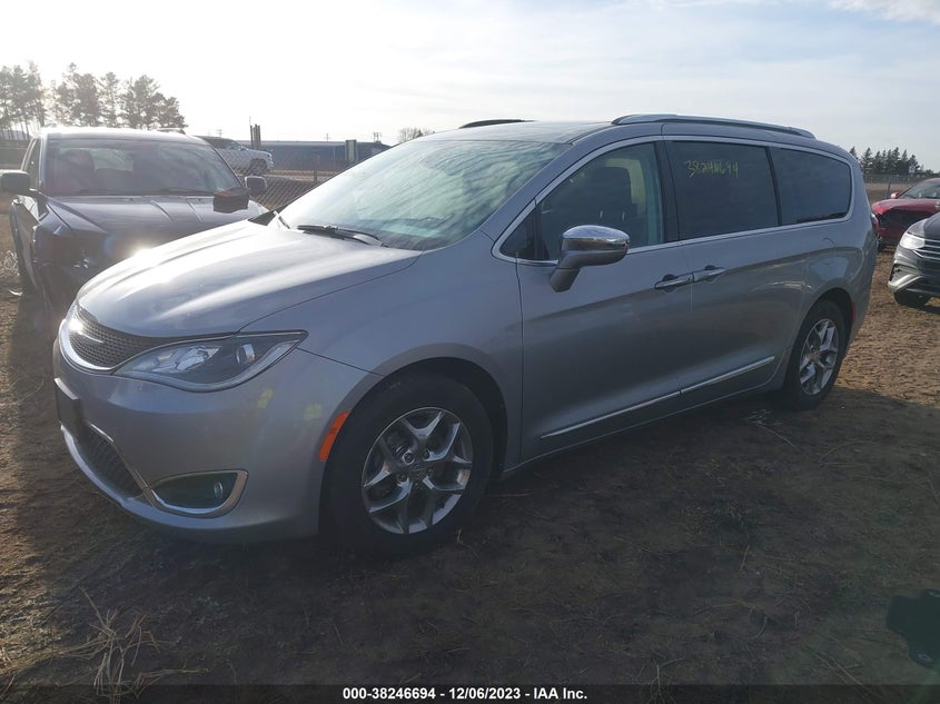 VIN 2C4RC1GG2JR233201 2018 CHRYSLER PACIFICA LIMITED