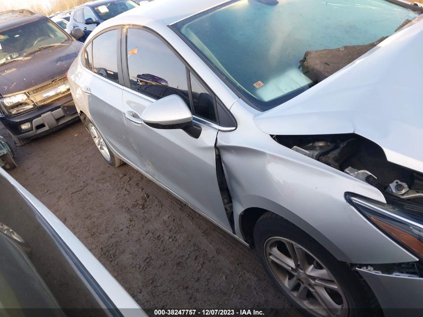 2018 CHEVROLET CRUZE LT - 1G1BE5SM1J7152572