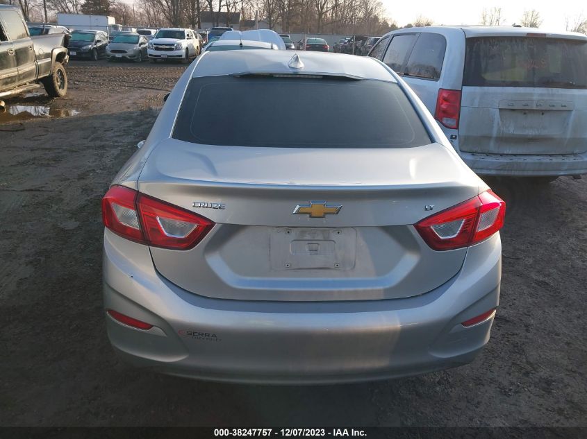 2018 CHEVROLET CRUZE LT - 1G1BE5SM1J7152572