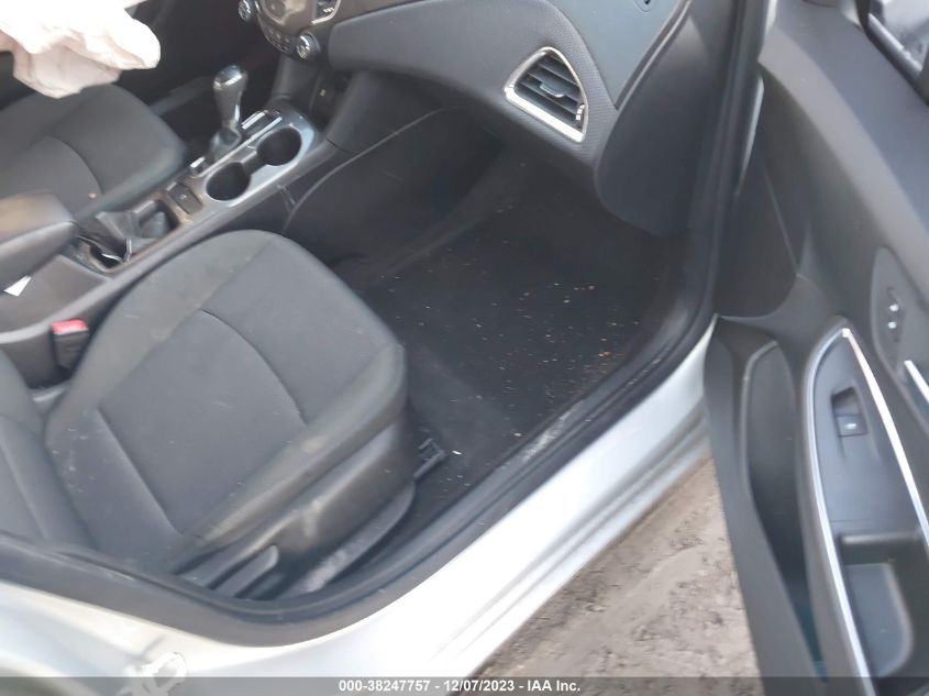 2018 CHEVROLET CRUZE LT - 1G1BE5SM1J7152572