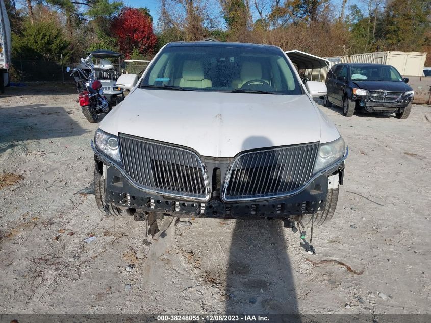 2014 LINCOLN MKT - 2LMHJ5AT4EBL56415