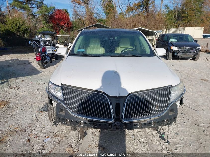 2014 LINCOLN MKT - 2LMHJ5AT4EBL56415