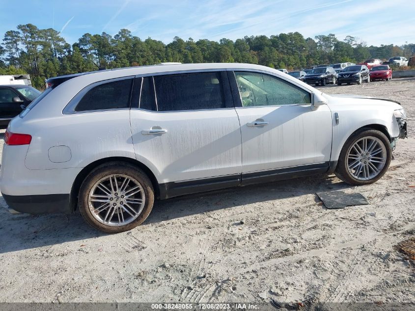 2014 LINCOLN MKT - 2LMHJ5AT4EBL56415