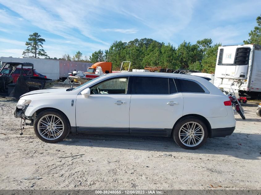 2014 LINCOLN MKT - 2LMHJ5AT4EBL56415