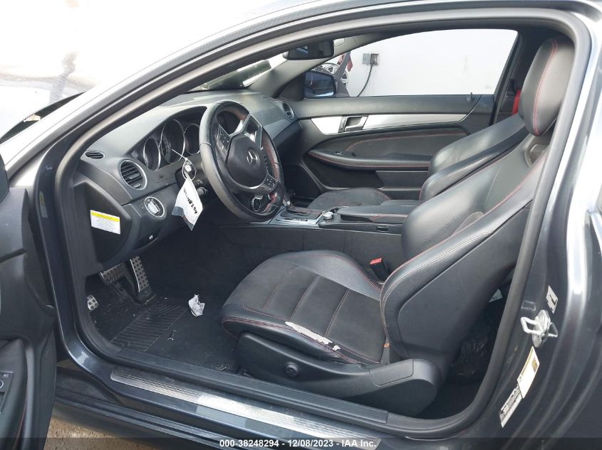 2013 MERCEDES-BENZ C 250 - WDDGJ4HBXDG080337