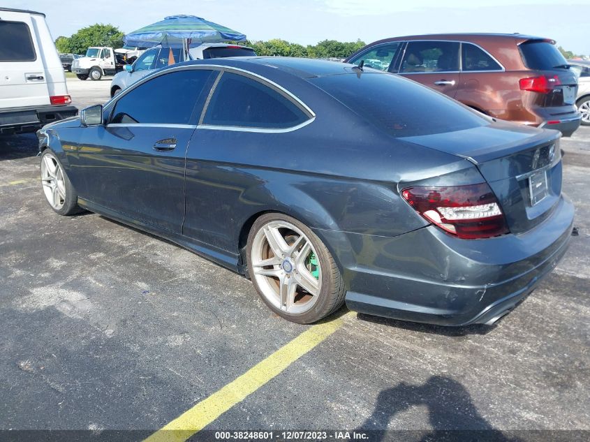 2014 MERCEDES-BENZ C 250 WDDGJ4HBXEG184621