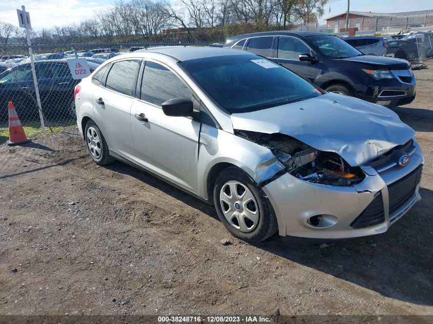 VIN 1FADP3E28DL380420 2013 FORD FOCUS no.1